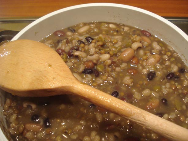 Zuppa di legumi con farro