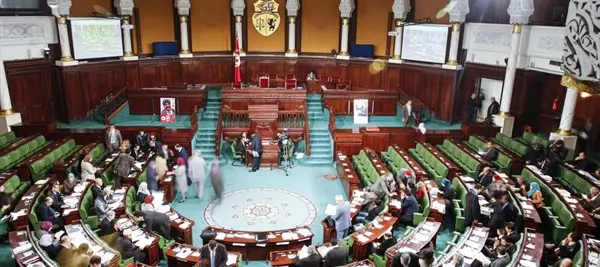 Tunisia, introdotta la parità uomo-donna