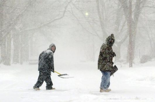 Il gelo paralizza gli States: paura per le bufere di neve