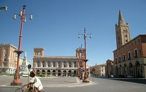Forlì, incontro con il poeta Luigi Cioccheti alla Biblioteca "Saffi"