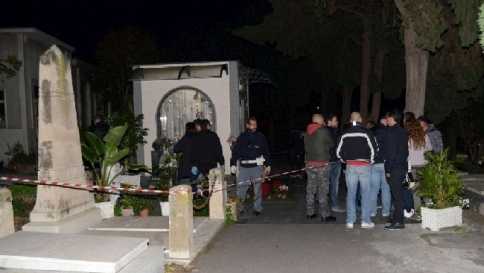 Catania, trovata donna con cranio fracassato in cimitero