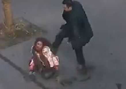 Donna offesa e accoltellata in strada: succede in Cina