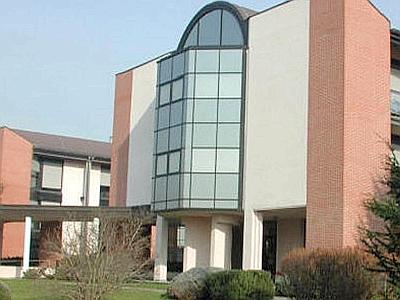 Milano, uccide la moglie malata in clinica e poi si suicida