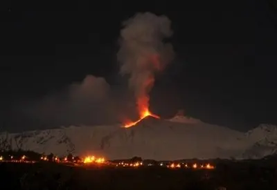 Etna, continua e si intensifica l'attività stromboliana