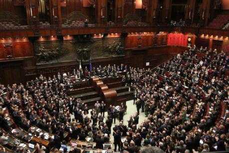 Dl "Salva Roma": la Camera approva la fiducia al governo. Ma grandi polemiche sugli "affitti d'oro"
