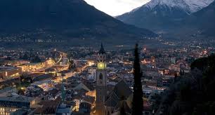 Comune Merano: manto in erba sintetica per il campo da calcio di Sinigo