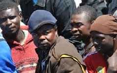 Condizioni inumane e trattamenti degradanti ai migranti a Lampedusa