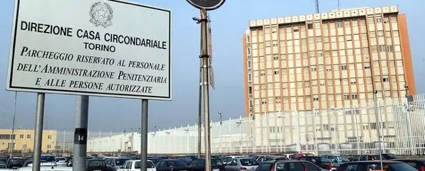 Tragedia a Torino: poliziotto uccide ispettore e poi si spara