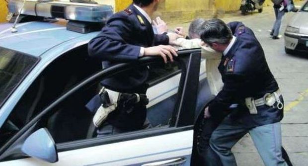 Uccidono per sbaglio un amico e poi nascondono il cadavere