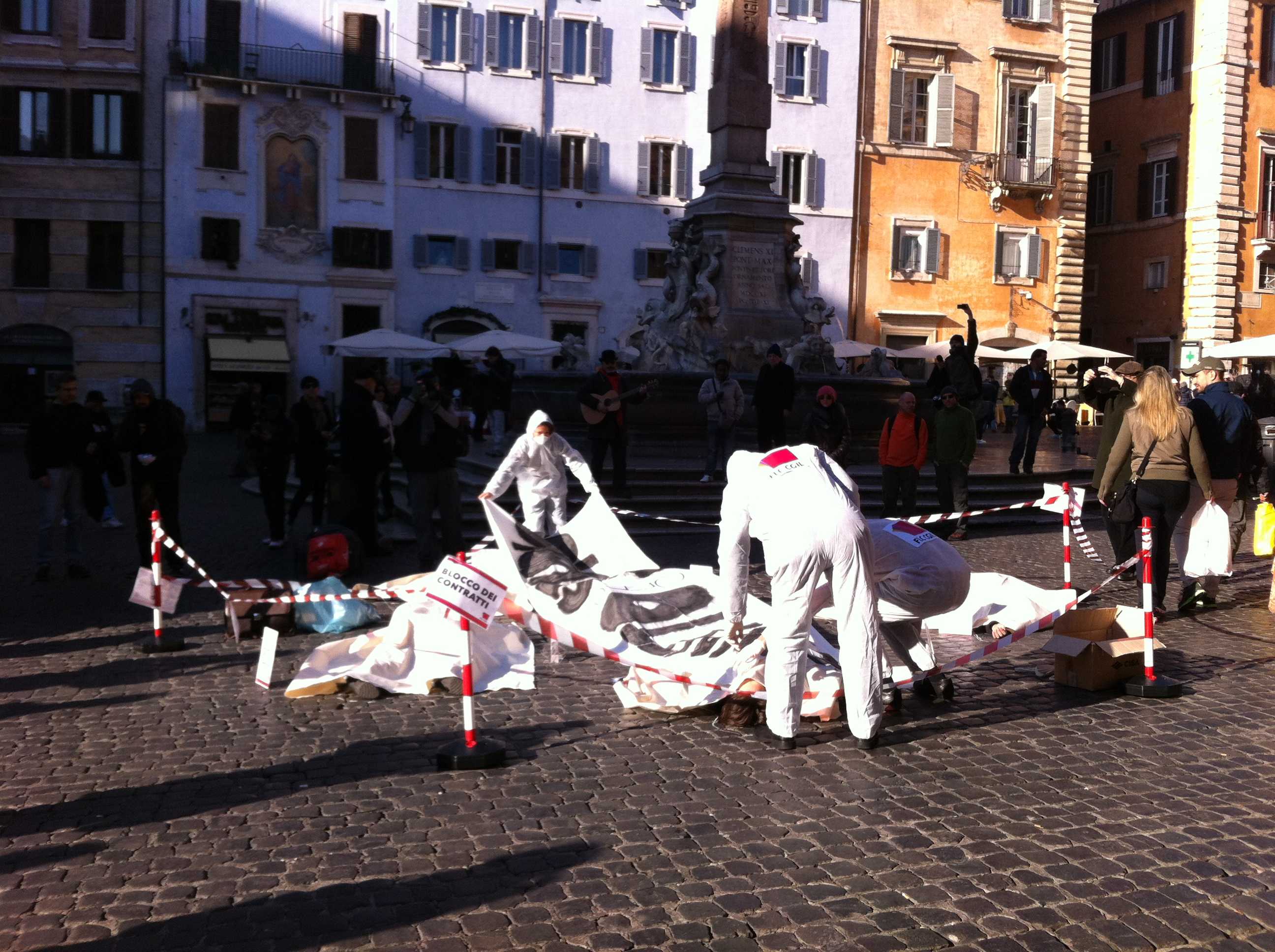Roma, Pantheon: la scena dei crimini che stanno uccidendo l'Italia