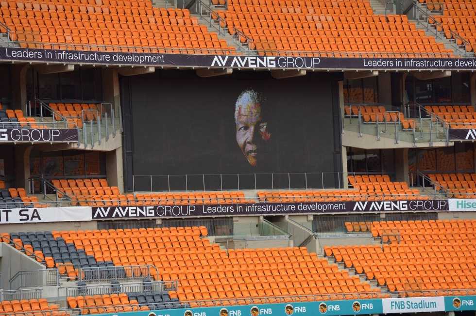 Mandela, commemorazione allo stadio di Johannesburg. Presenti Obama e Letta