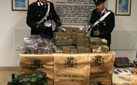 Mola di Bari, arrestato elettricista incensurato sorpreso con 155 Kg di hashish