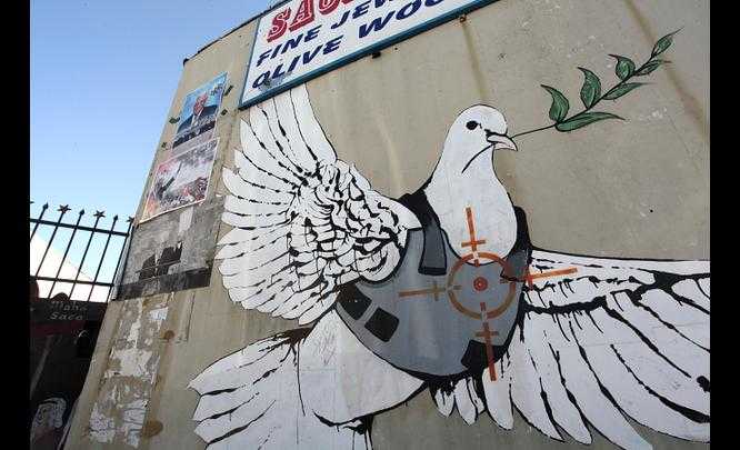 I graffiti, la forma di protesta palestinese dalla prima intifada