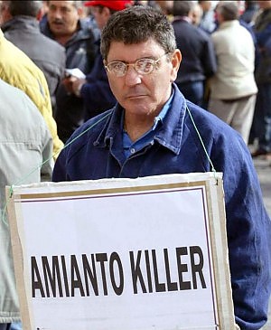 Amianto e tumori a Genova, i lavoratori in protesta