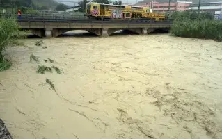 #MaltempoAbruzzo: evacuazioni e disagi lungo la costa, Pescara la più colpita