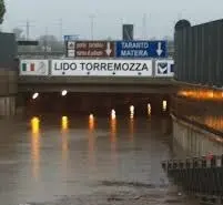 Esondazioni e strade interrotte a causa del maltempo