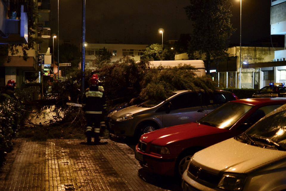 Maltempo, treno deraglia nel foggiano e 1.500 evacuati a Pescara