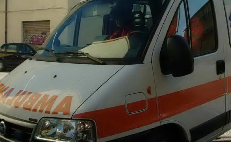 Sassari, ragazza di 18 anni travolta da un'auto: è in rianimazione