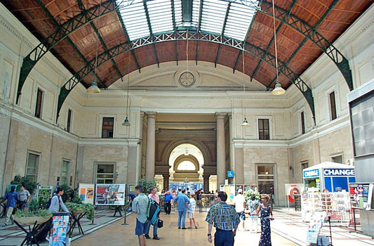Allerta Freddo, a Genova la stazione ferroviaria apre le porte ai senza tetto