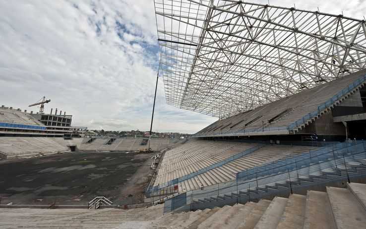 Brasile, Mondiali 2014: crolla tribuna stadio, 3 morti
