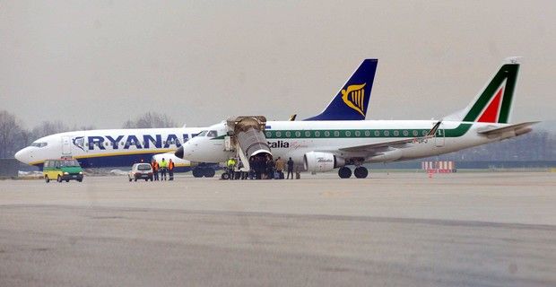 Ryanair propone collaborazione ad Alitalia. Alitalia rifiuta