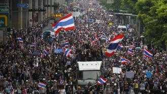 Thailandia, occupati i ministeri: la protesta si espande