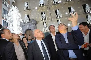 Salerno, Sgarbi difende De Luca: "Lo vorrei ministro"