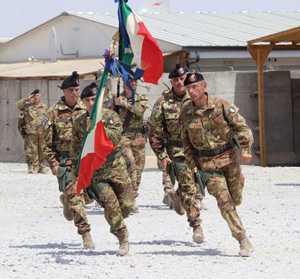 400 bersaglieri italiani ritornano dall'Afghanistan
