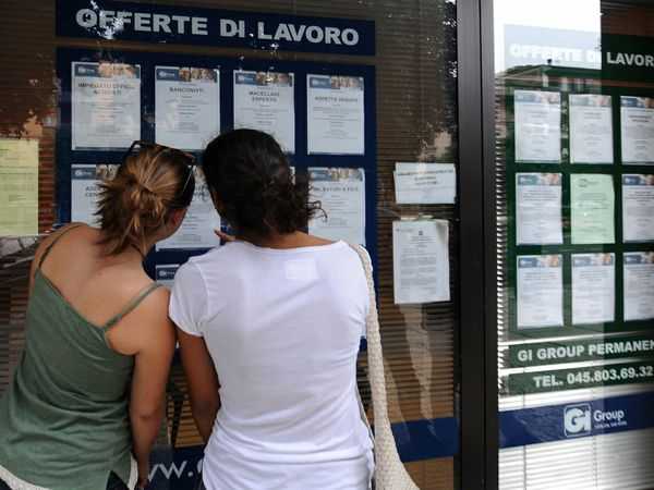 Crisi, Lombardia: 1 giovane su 3 non torna a vivere in famiglia