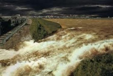 Allerta meteo in Campania: scuole chiuse e famiglie evacuate