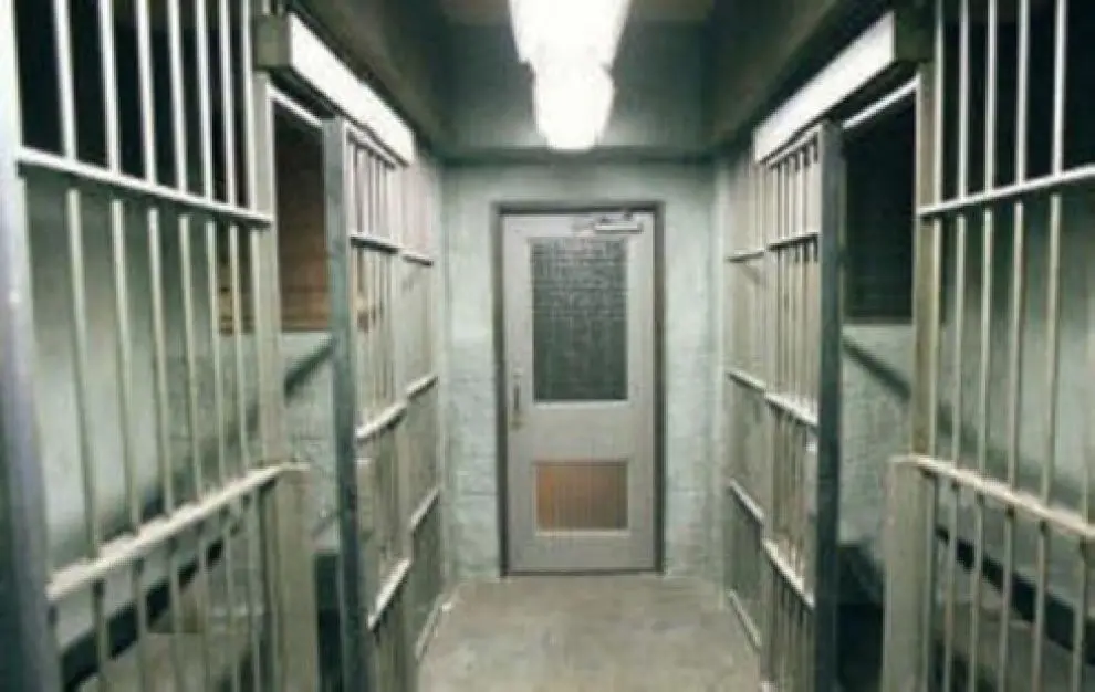 Asti: detenuto subisce atti di razzismo