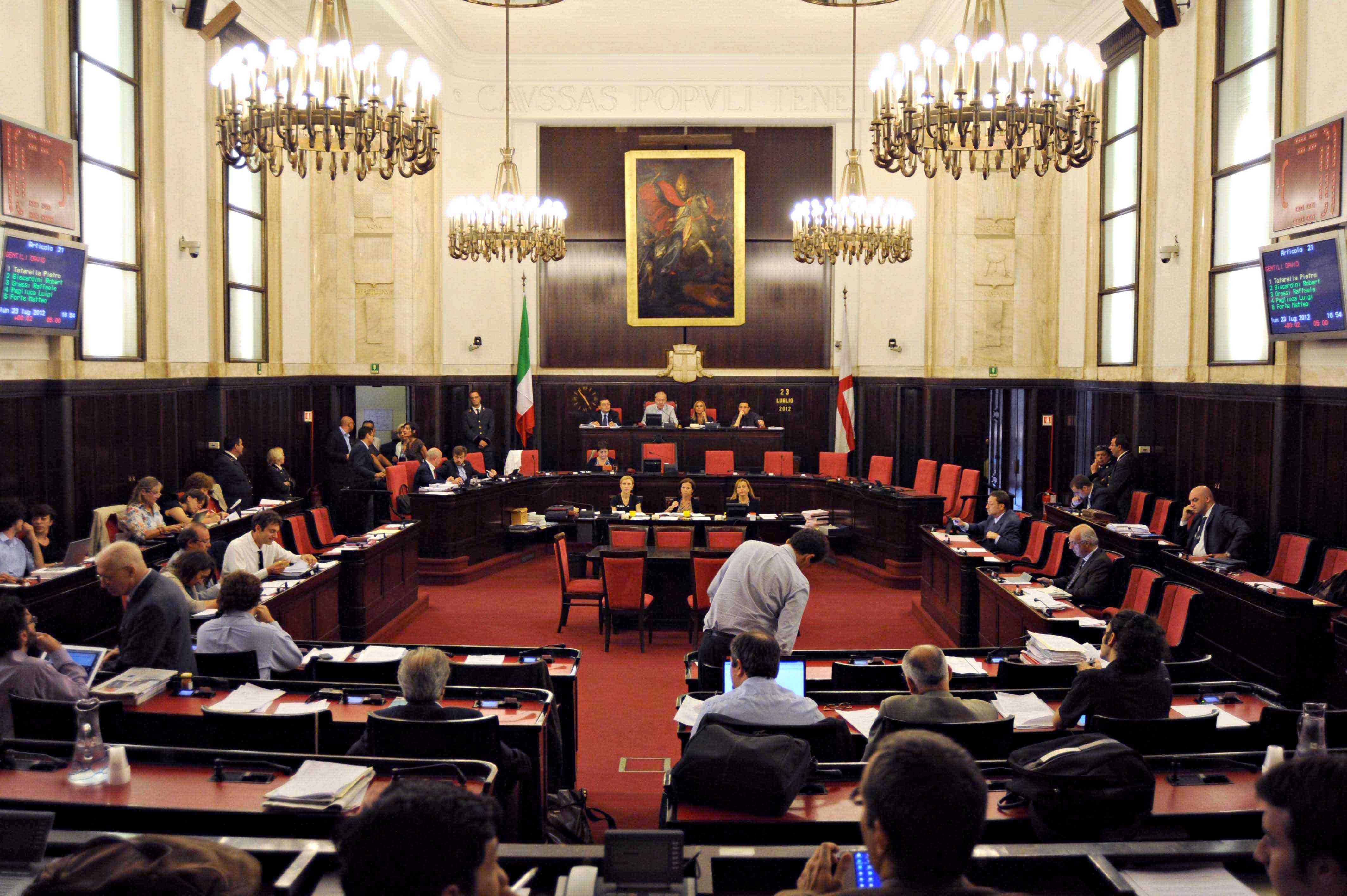 Milano, Palazzo Marino nella notte approva bilancio: 29 voti favorevoli e 6 contrari