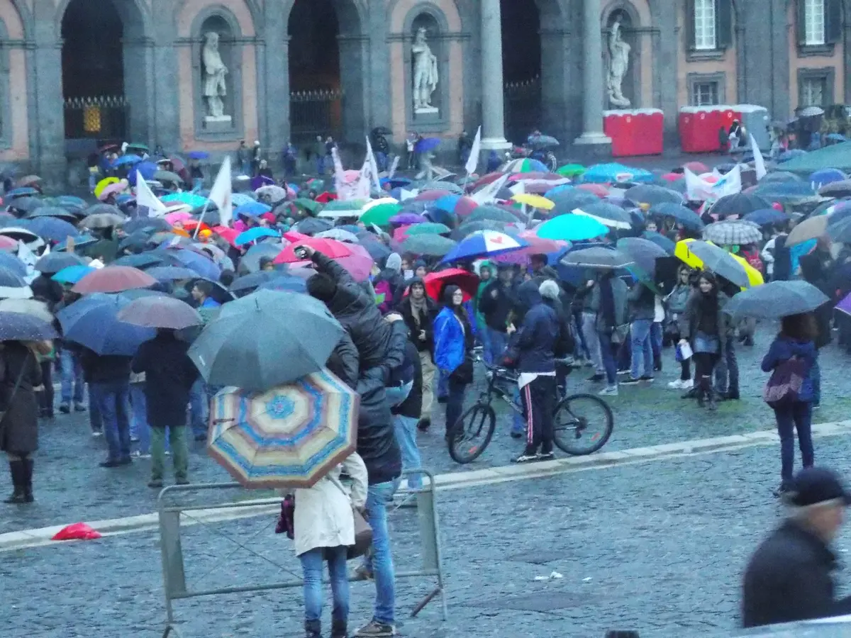 #Fiumeinpiena, 150 mila in corteo a Napoli per lo stop al Biocidio