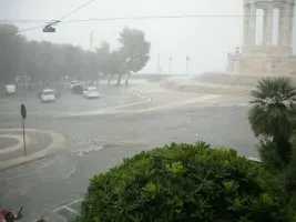 Bomba d'acqua nel sud delle Marche: disagi ad Ancona e  lungo il Conero