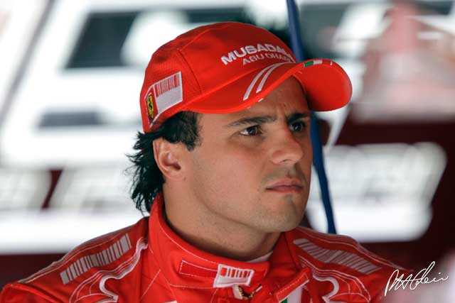 Formula 1, Felipe Massa saluta i tifosi della Ferrari
