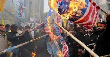 Iran, in strada si canta "Morte all'America" nel mentre si dialoga con Washington
