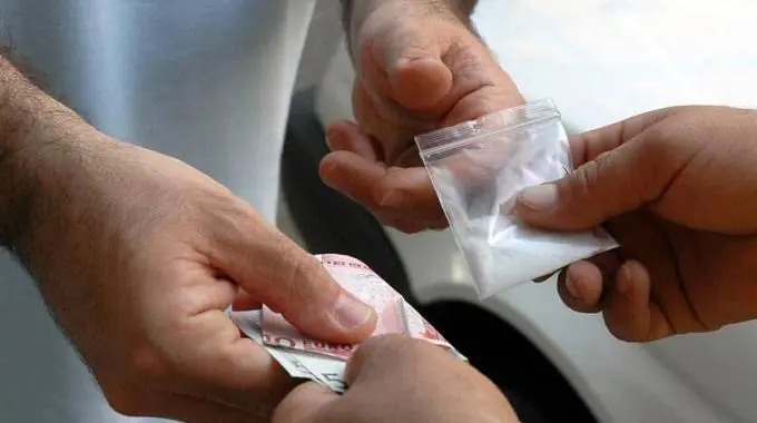 Caserta, scoperta piazza dello spaccio vicino scuola di danza. 15 arresti