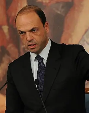 Alfano: «Premier sia scelto tramite primarie»