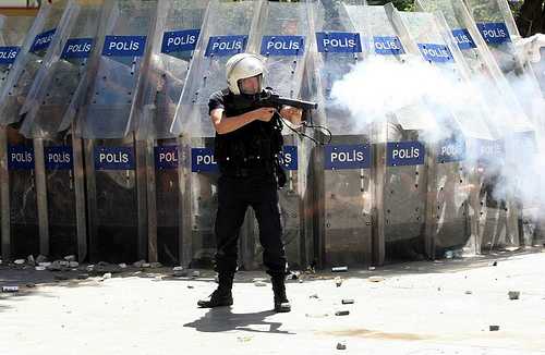 Turchia, una nuova legge criminalizza le proteste in maniera preventiva