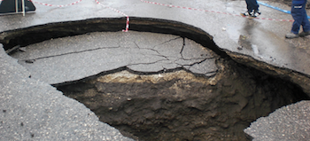 Capri, voragine aperta in via San Francesco
