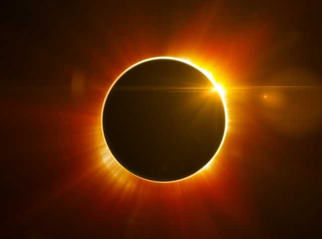 Eclissi solare: l'ultima dell'anno sarà ibrida
