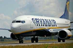 Ryanair cambia: due bagagli a mano, silenzio e check-in facilitato