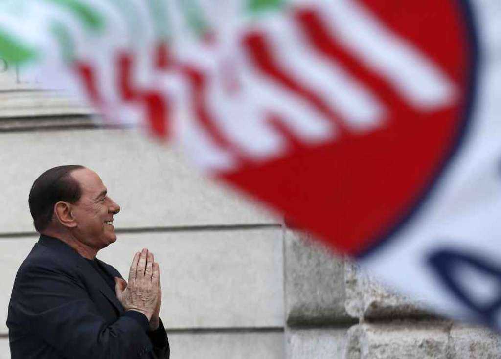 Berlusconi: «Credo ancora necessario il mio impegno personale. Resto alla guida del movimento»