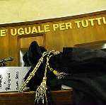 Renzi: «Disciplinare la responsabilità civile dei magistrati»