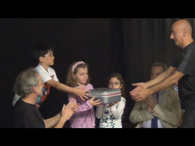 Il comitato  "Facciamo ripartire il cuore"  Lorenzo Marcucci  Ha donato un terzo defibrillatore