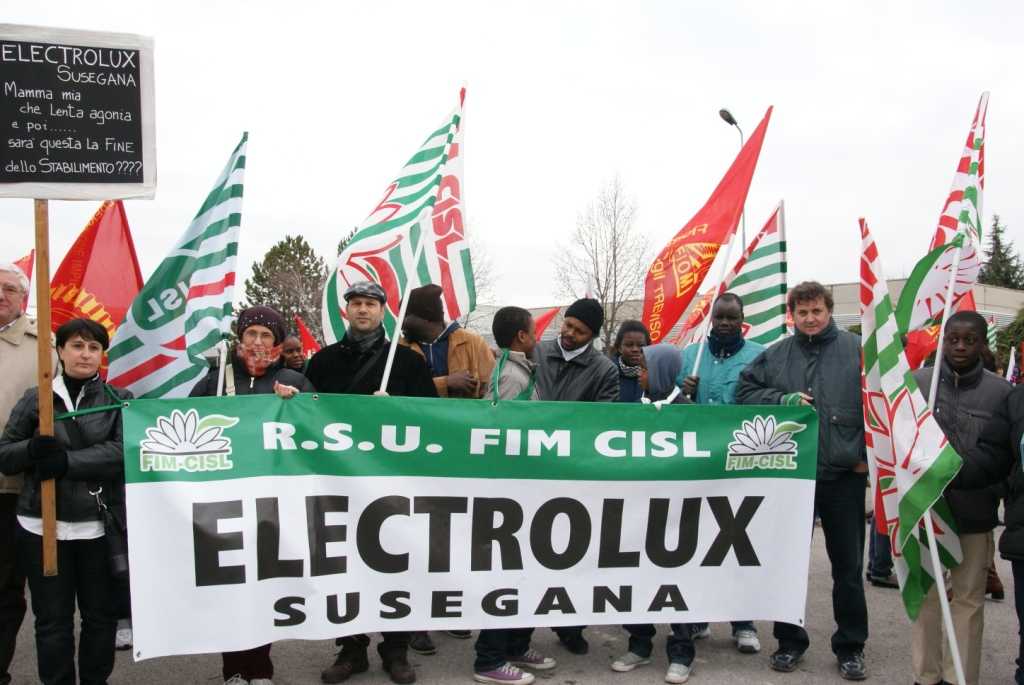 Electrolux, dopo gli annunci di 461 esuberi partono gli scioperi