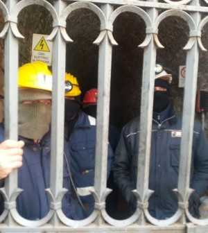 Iglesias, dopo 13 giorni gli operai dell'Igea escono dai pozzi minerari occupati