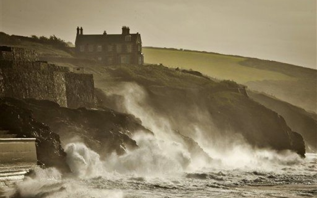 Tempesta San Giuda colpisce il Nord Europa: finora accertate tre vittime