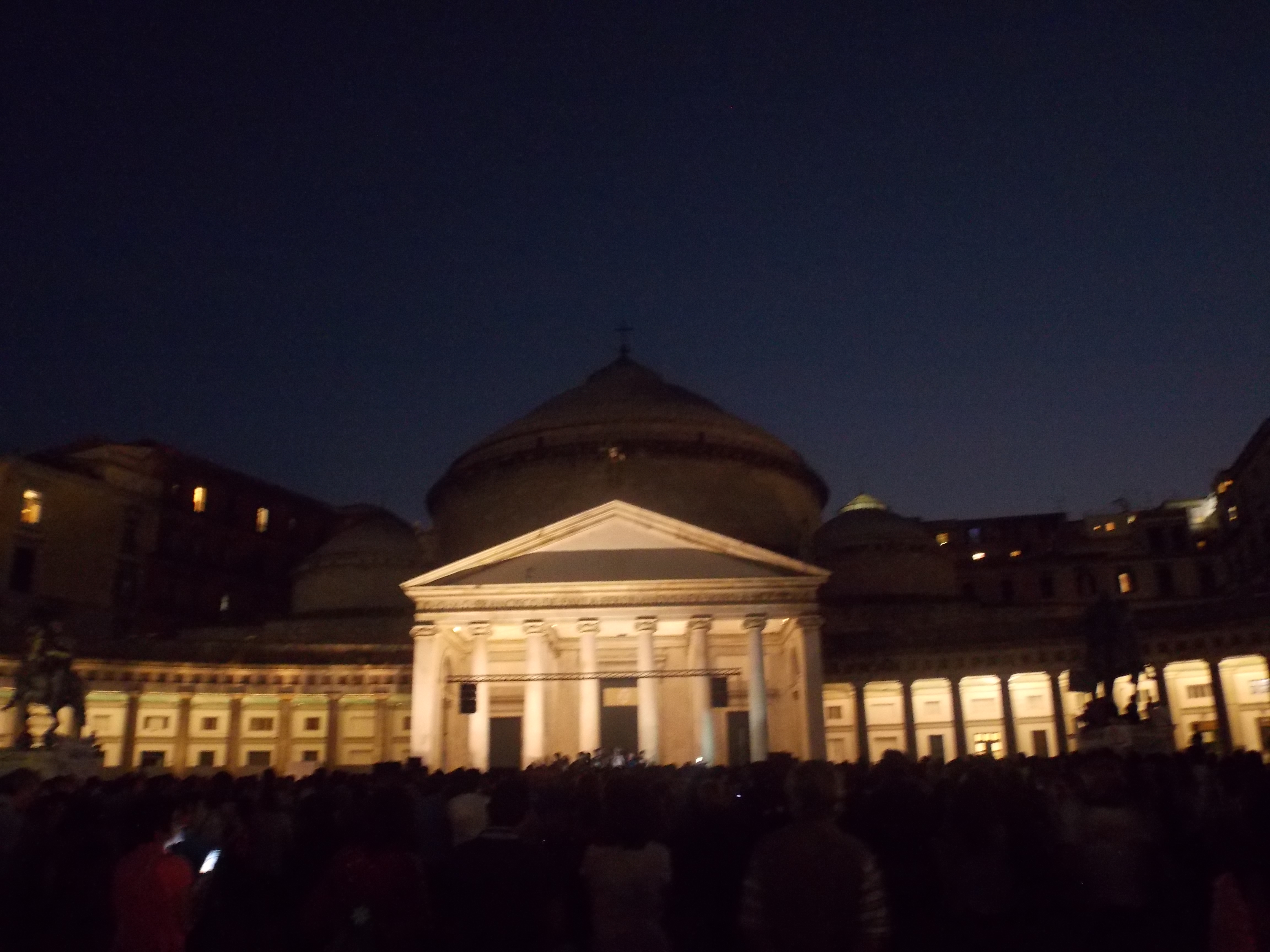 Napoli e la Terra dei Fuochi: corteo, cori e proteste [Fotogallery]