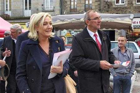 Francia: le Femen contro Marine Le Pen